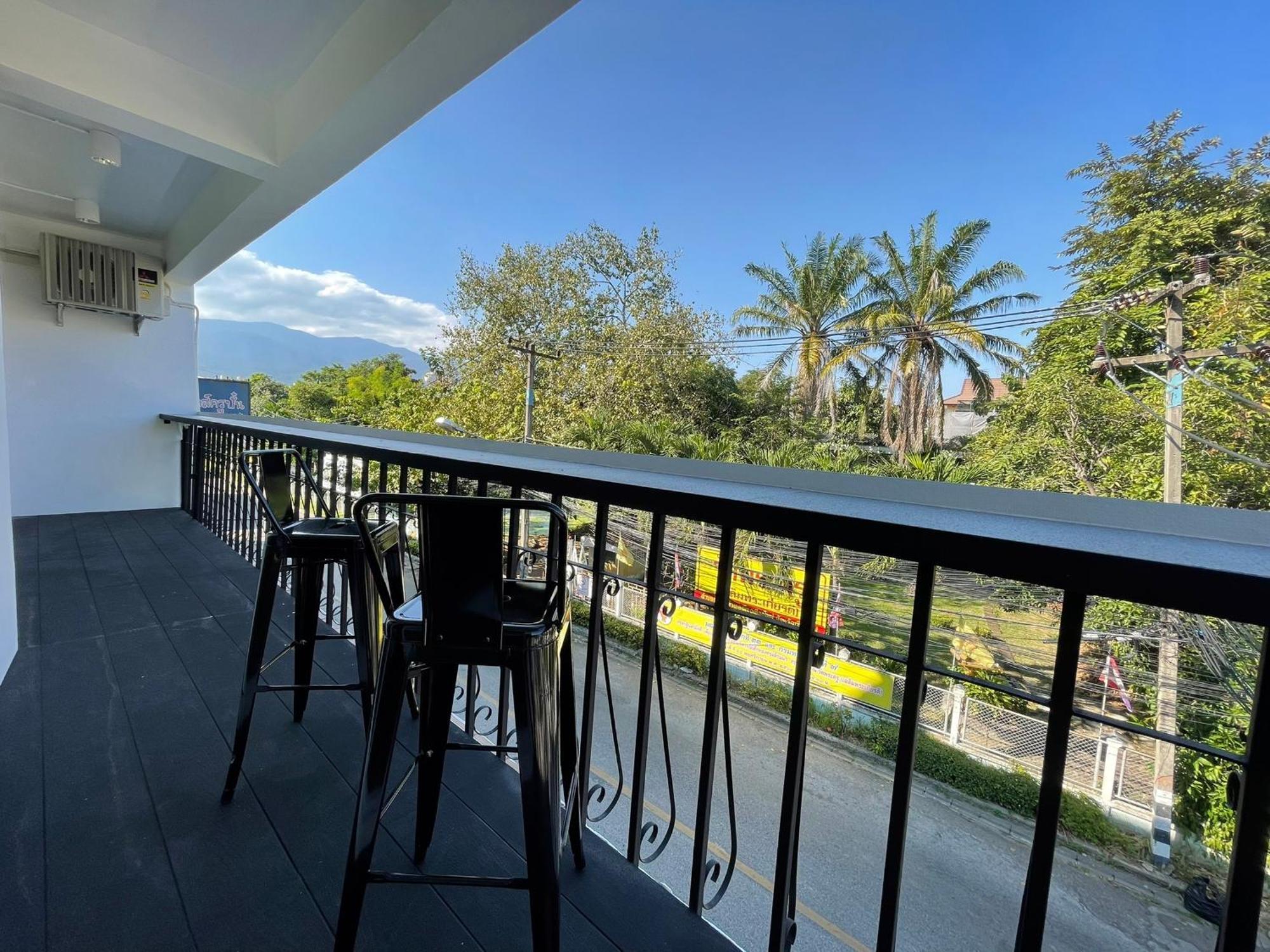 The Corner มุมม่วน คาเฟ่ แอนด์ โฮสเทล Mummuan Hostel Chiang Mai Ngoại thất bức ảnh
